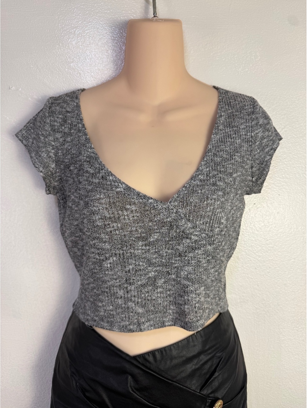 Poetry Gray Ribbed Knit Cropped Top with V-Neck